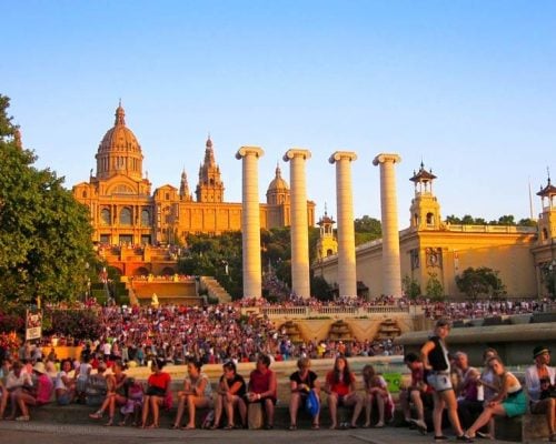 10 Easy Solutions to Travel & Avoid Contributing to Overtourism Issues | The Invisible Tourist #traveltips #overtourism #invisibletourism #travel #responsibletravel #sustainabletravel