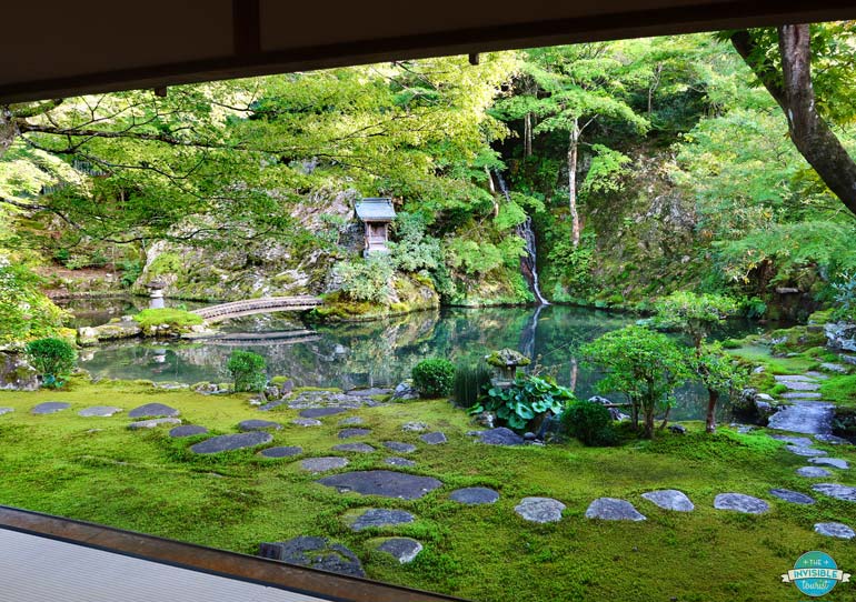 Jionzen-ji Temple is an absolutely gorgeous hidden gem in Japan, located in Gujo Hachiman